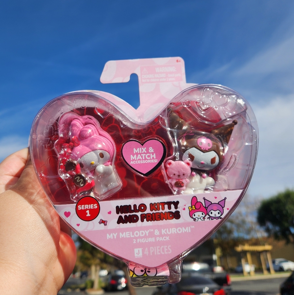 Hello Kitty Valentine's Figures